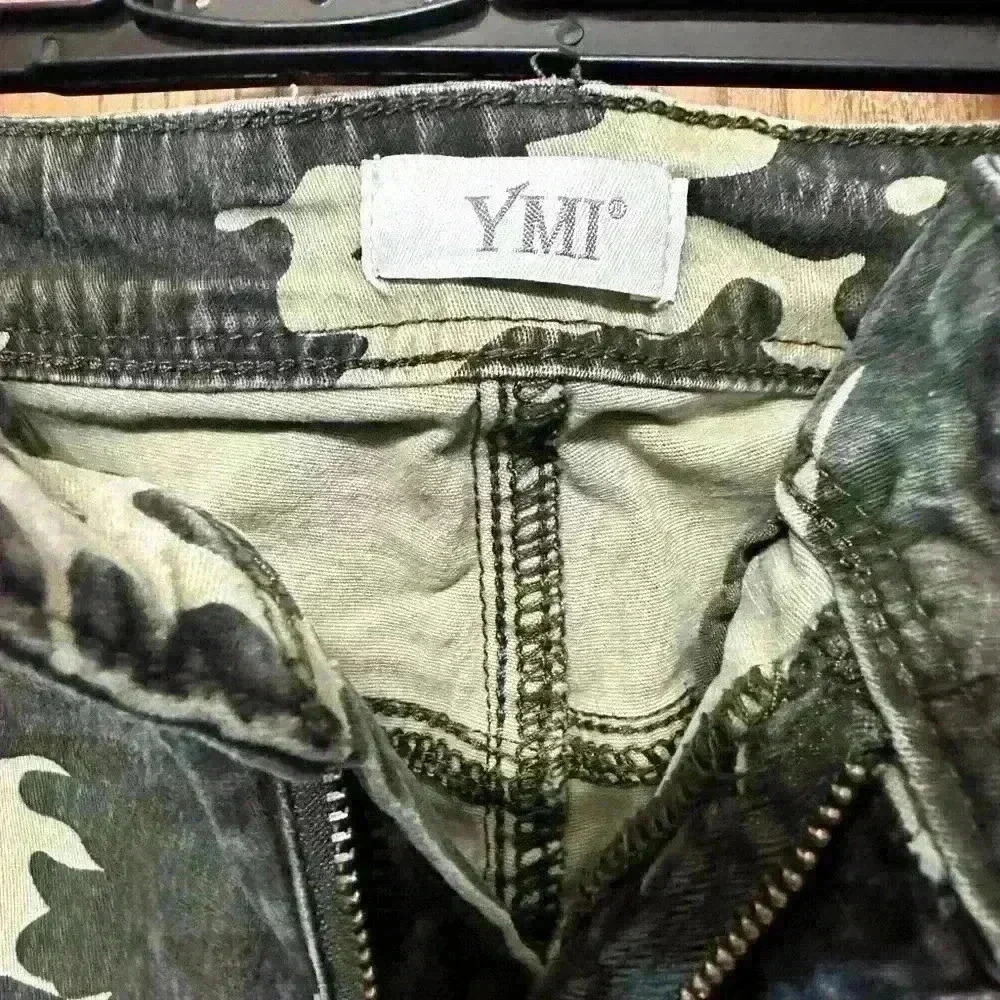 Y.M.I.  Jeans USA Junior Fringed Camo  Skirt Size Small - Picture 3 of 4